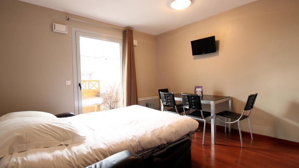 Aux Balcons Du Sancy Aparthotel Picherande Екстериор снимка
