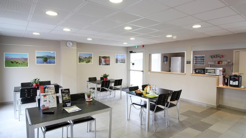 Aux Balcons Du Sancy Aparthotel Picherande Екстериор снимка
