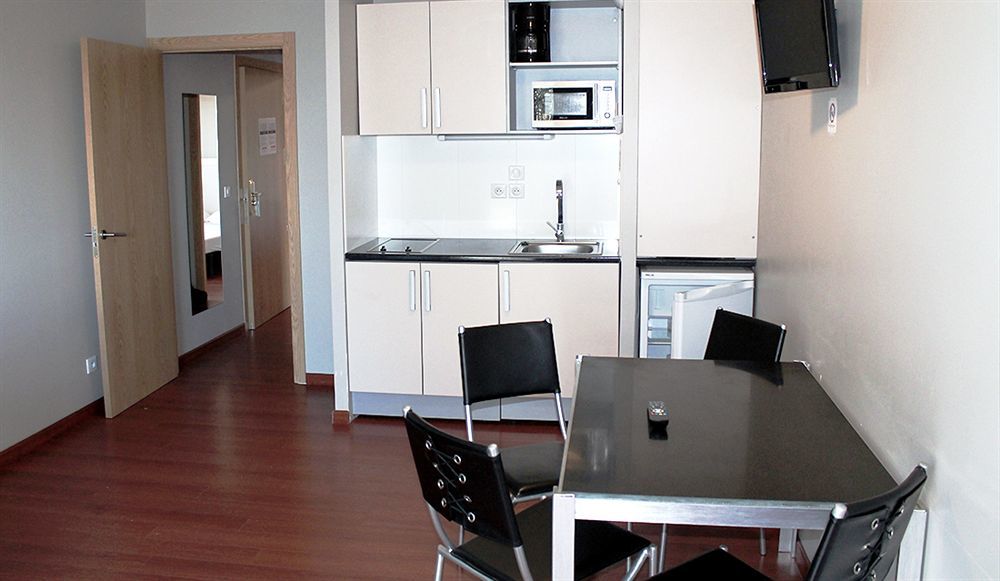 Aux Balcons Du Sancy Aparthotel Picherande Екстериор снимка