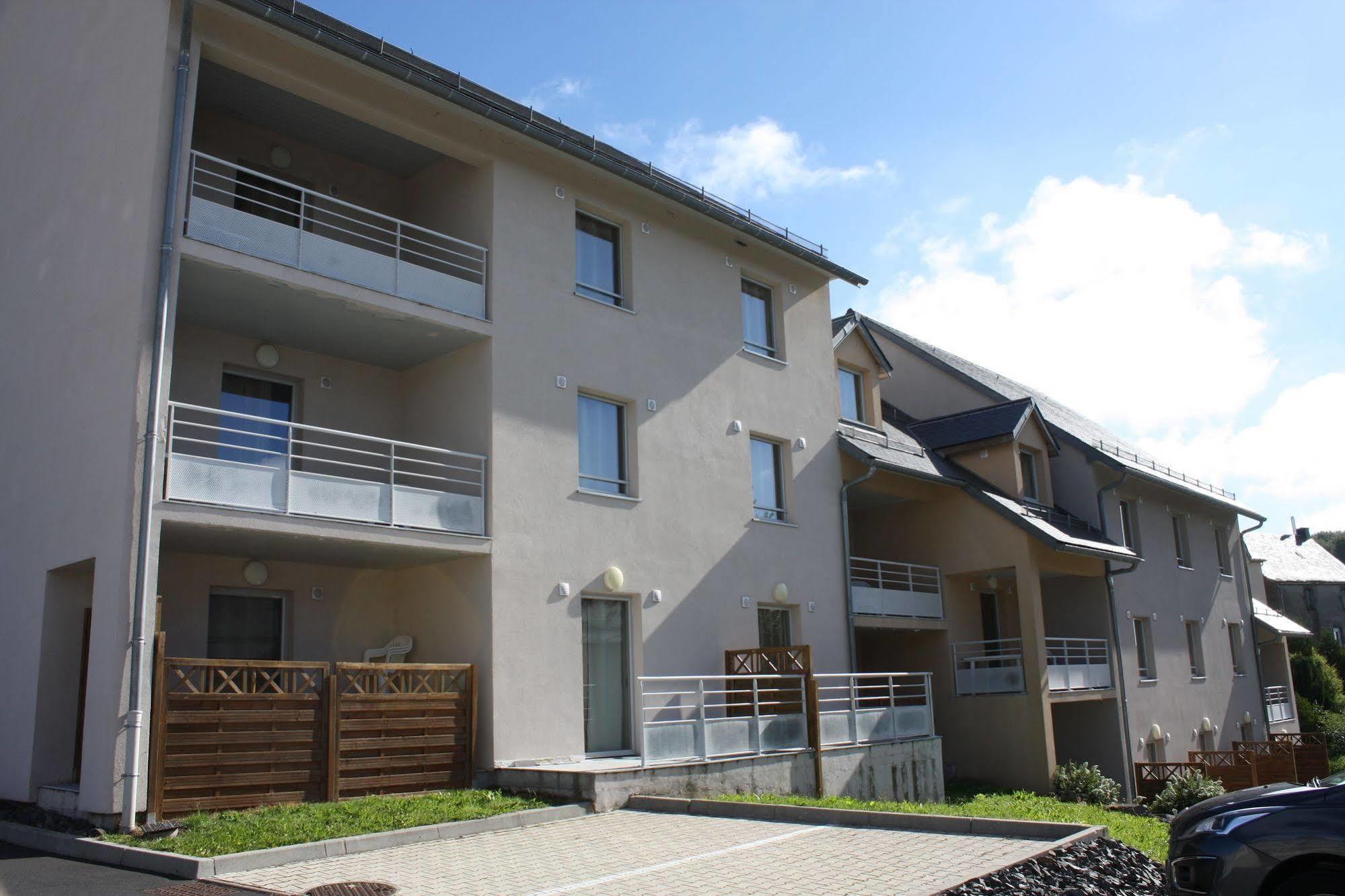 Aux Balcons Du Sancy Aparthotel Picherande Екстериор снимка